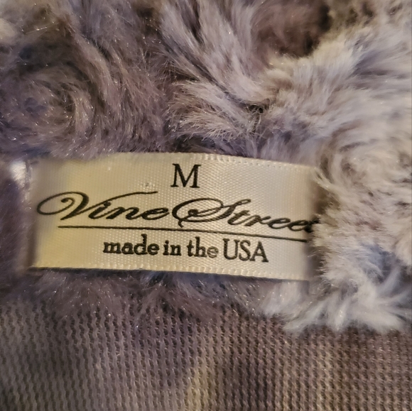 Ladies jacket, Vine Street, Size Medium, gray tones, soft, waist length, lined. - Picture 10 of 10